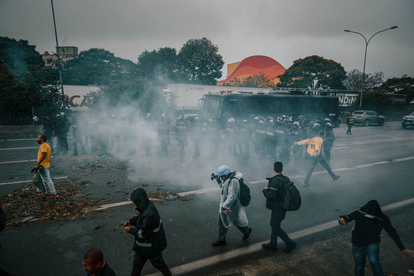 Albania introduce amenzi de până la 5.500 de euro pentru participanții la protestele violente