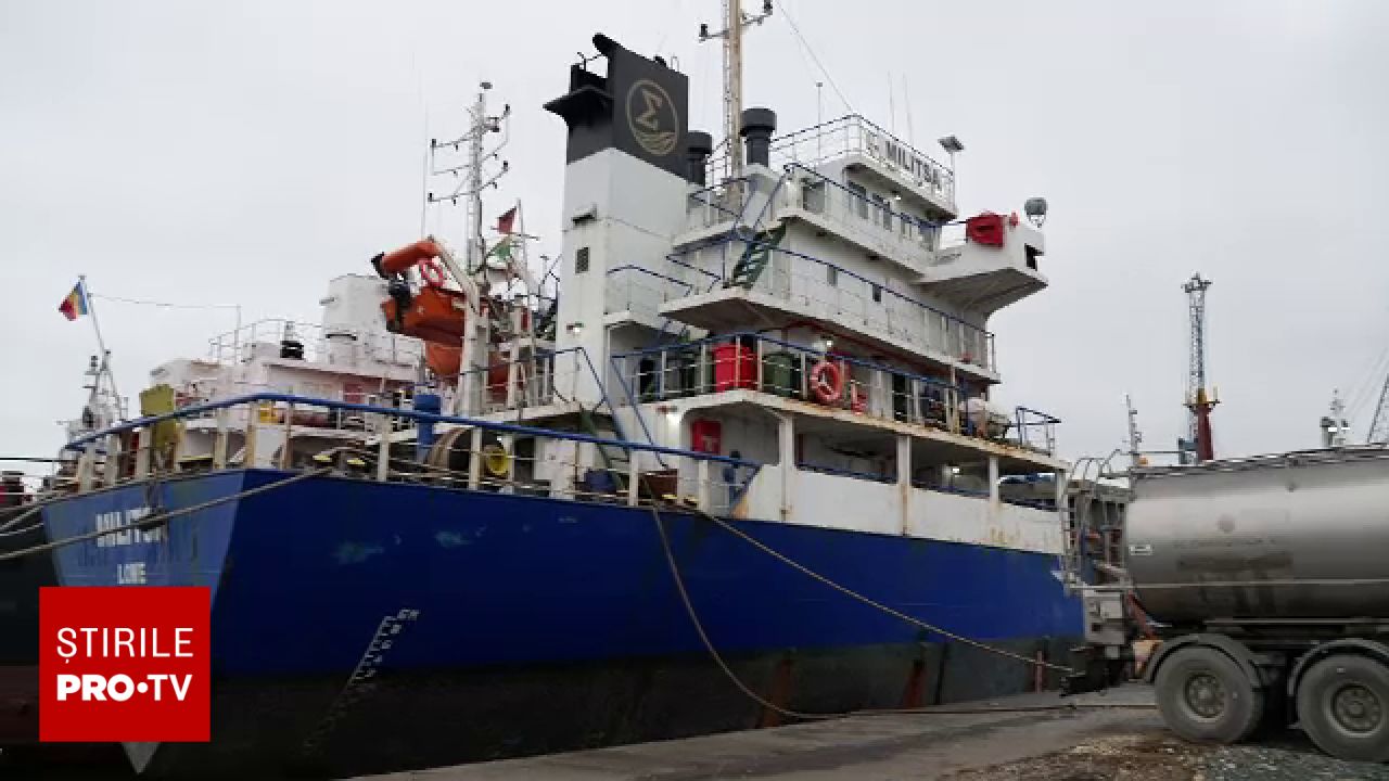 Zece marinari blocați de patru luni pe o navă abandonată în Portul Constanța