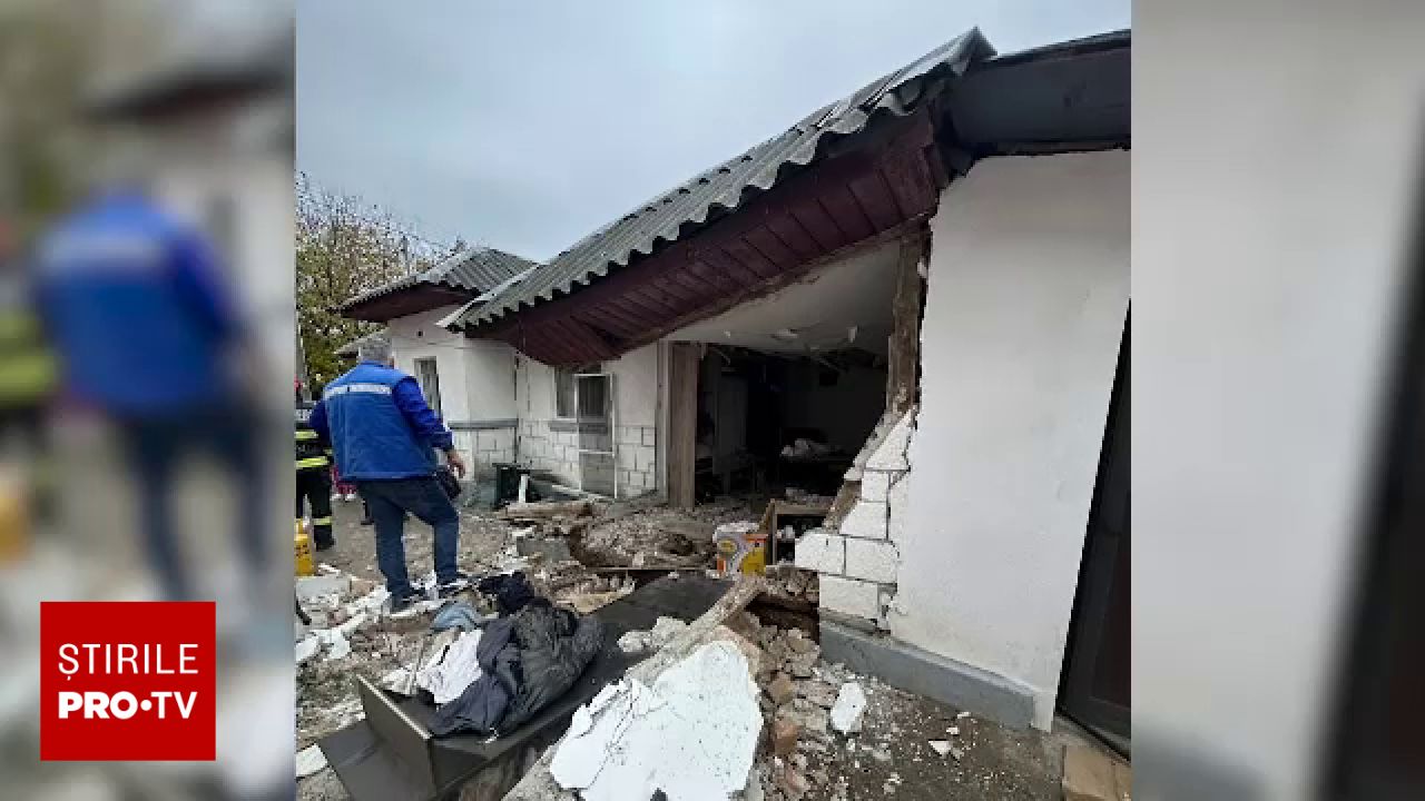 Explozie într-o locuință din Prahova: proprietarul a fost rănit, iar casa a fost distrusă parțial