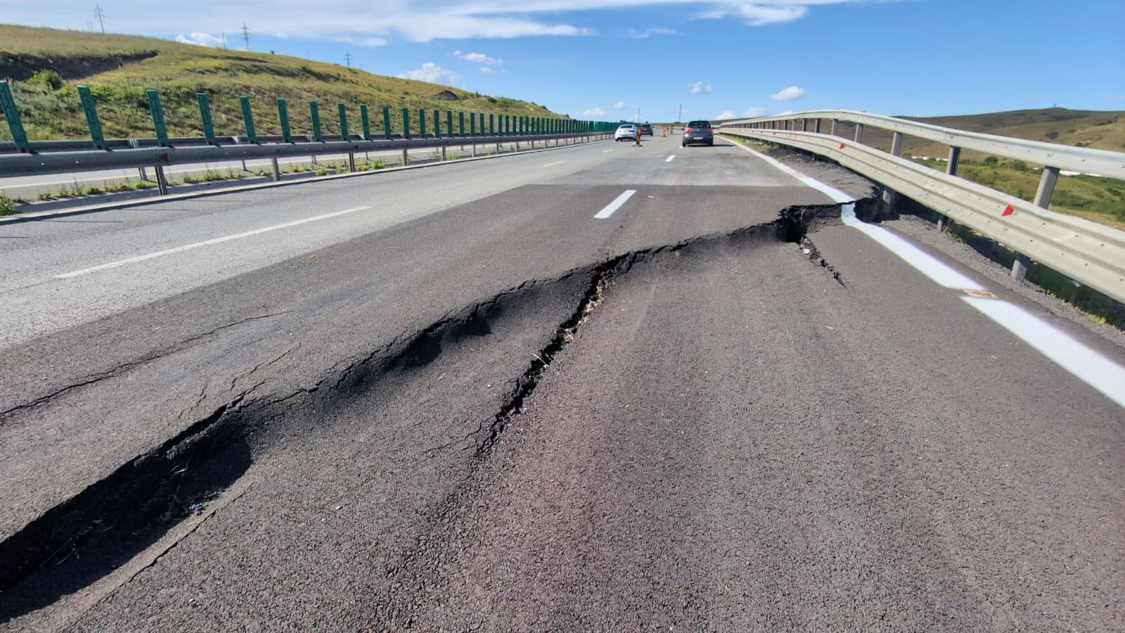 Circulația pe Autostrada A10 Sebeș – Turda a fost închisă pe 15 kilometri după o nouă surpare