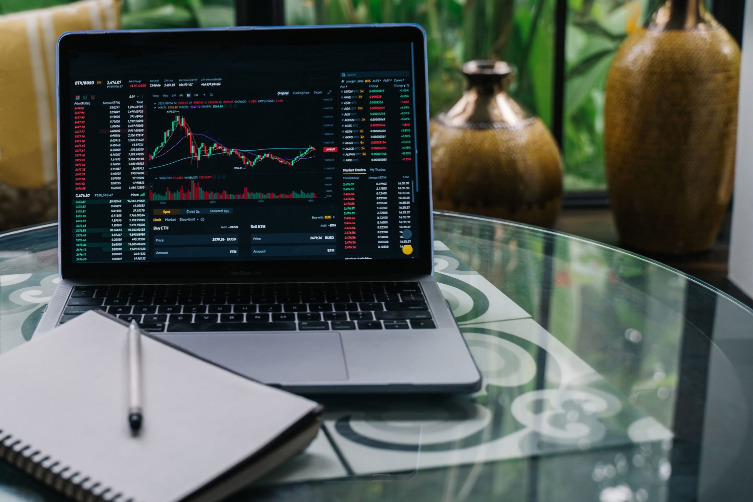 Atac informatic masiv asupra platformei Binance: prejudiciul este estimat la 6,3 miliarde de dolari