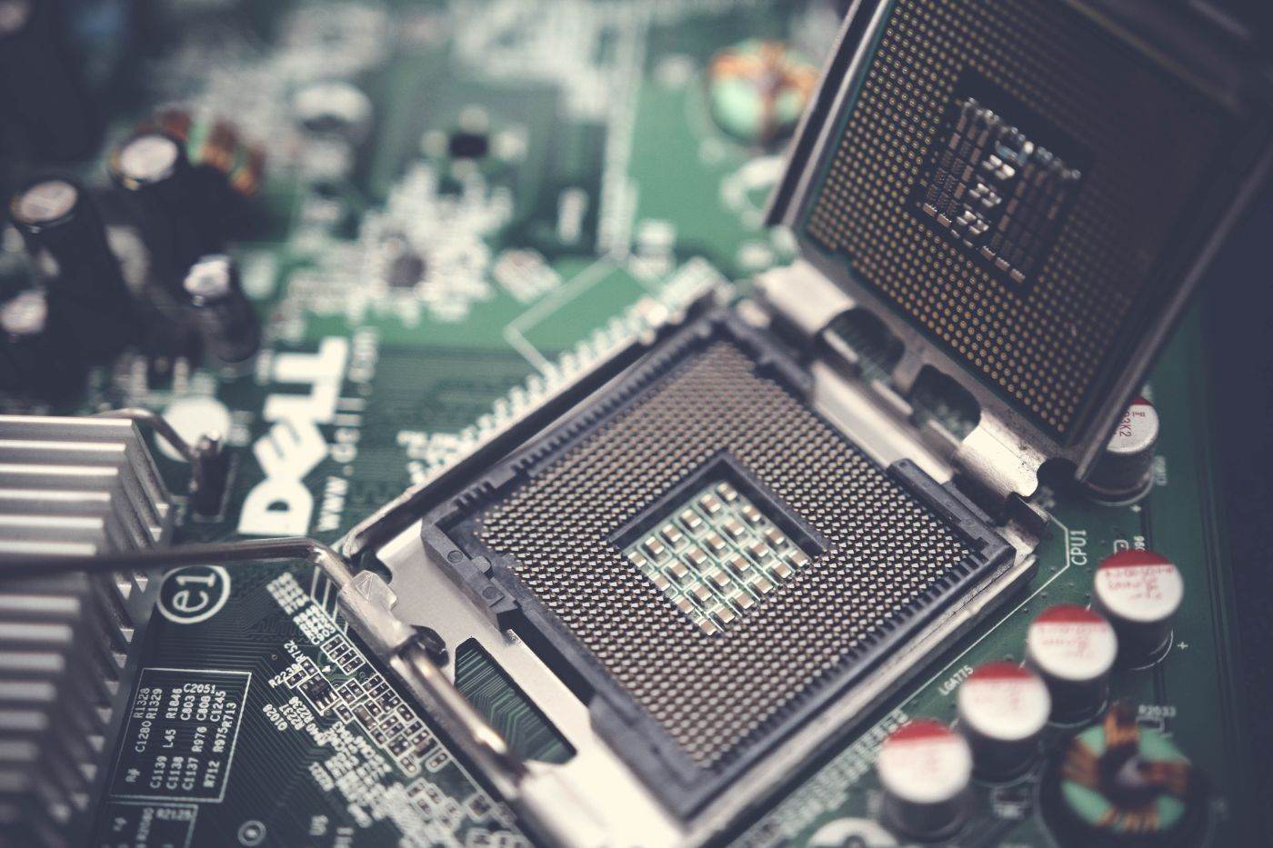 SUA interzic testarea dispozitivelor electronice în laboratoarele din China începând cu anul 2028