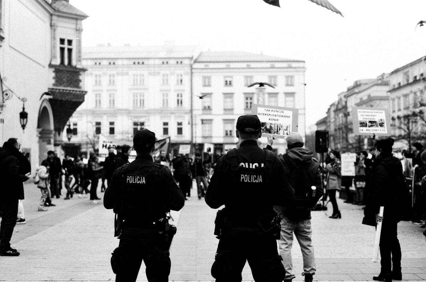 Poliția din Varșovia justifică intervenția în incinta Tribunalului Constituțional pentru menținerea ordinii