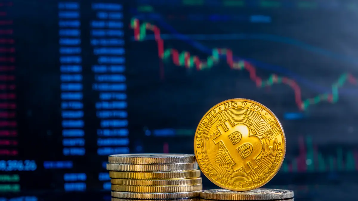 Piața criptomonedelor în scădere după incidentul de la Binance. Ce avertizează economistul Adrian Negrescu