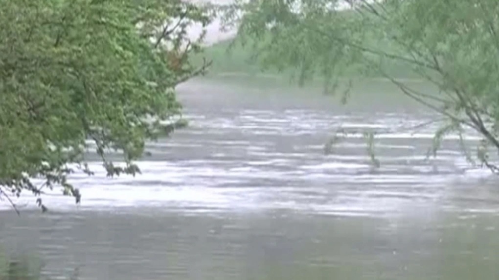 Cod portocaliu de viituri în Gorj și Mehedinți: avertismente hidrologice pentru zilele următoare