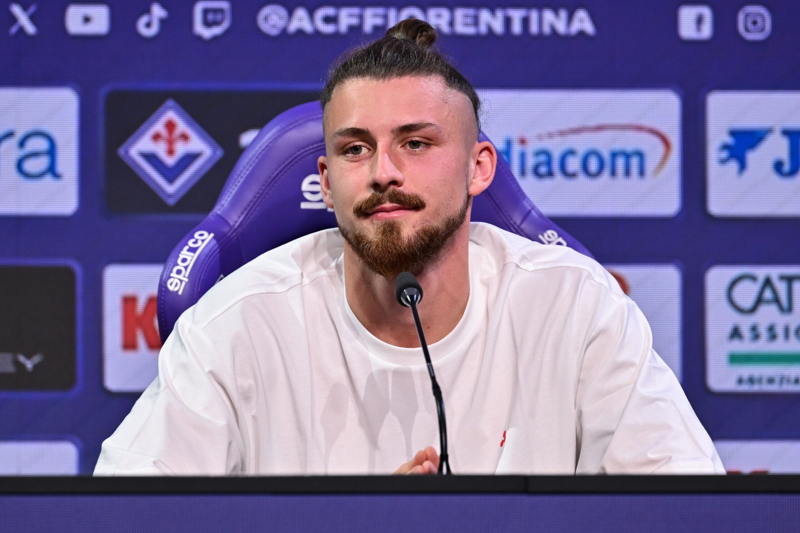 Radu Drăgușin capătă atenția presei din Anglia după performanțele din Serie A