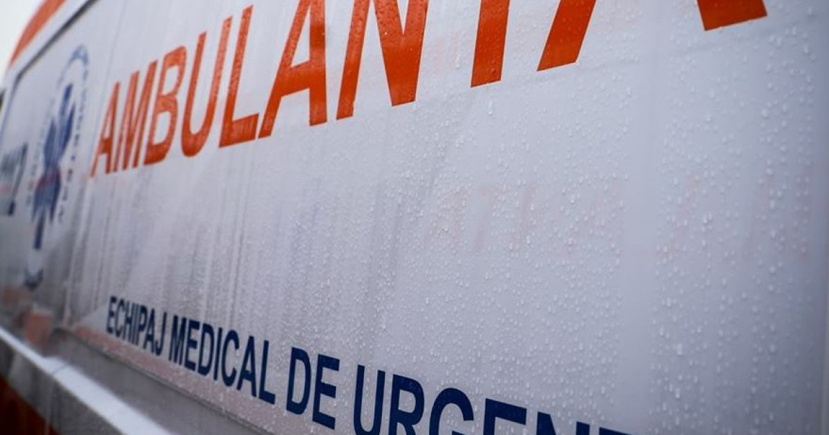 Un copil de 3 ani a rănit un bebeluș cu un cuțit în cap, în Dâmbovița