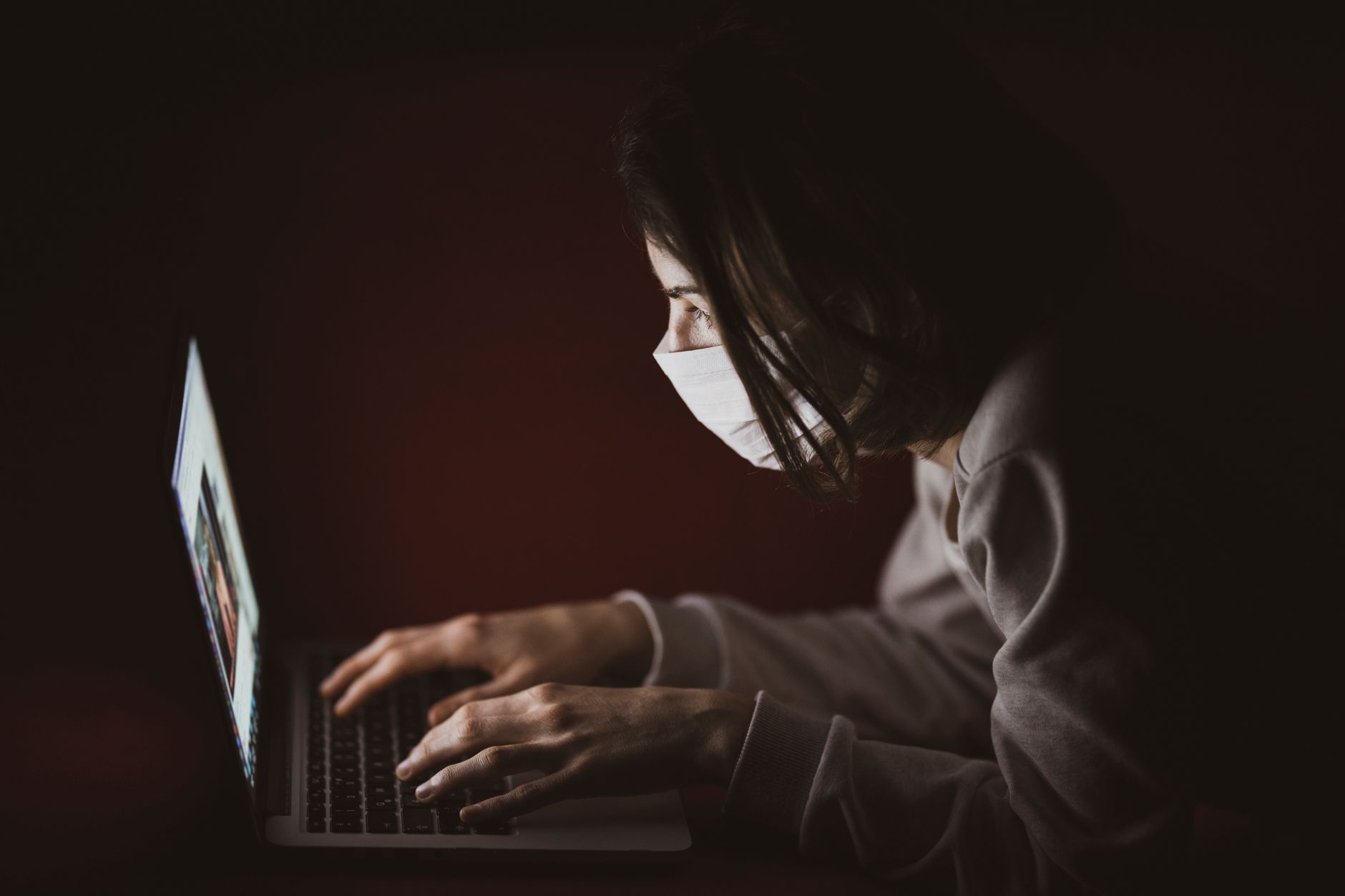 Cum poți curăța istoricul Google pentru a-ți proteja identitatea digitală și cariera