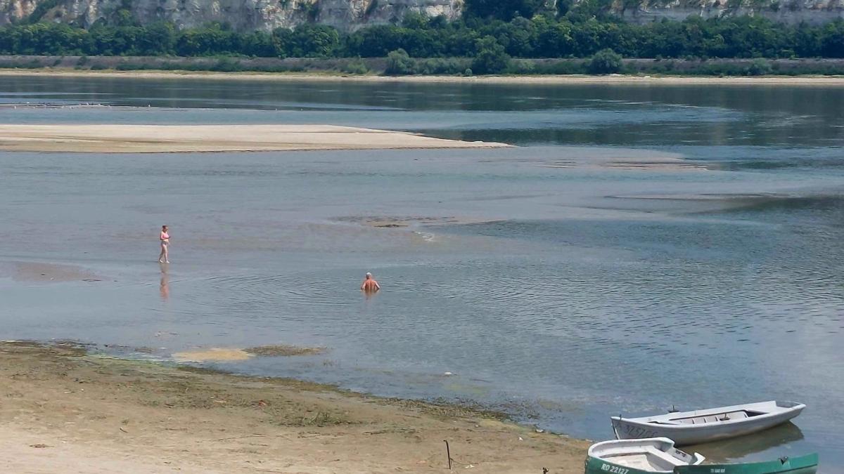 Debitul Dunării este de două ori mai mic decât media normală pentru luna septembrie