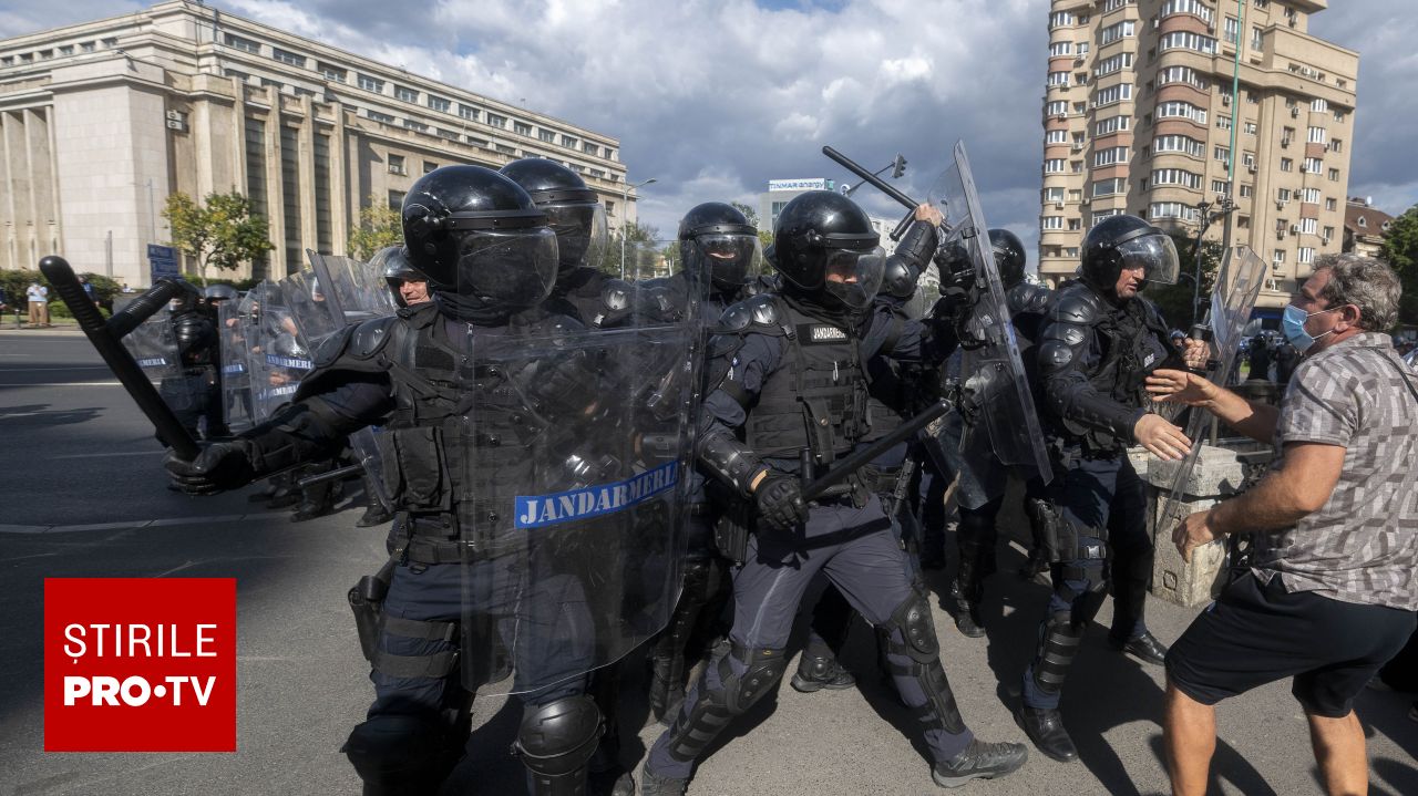 Percheziții masive în București și 16 județe după violențele de la protestul din Piața Victoriei