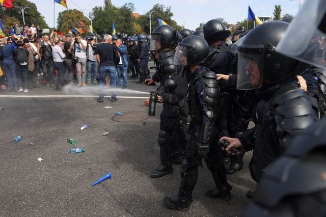 Autoritățile efectuează percheziții și audieri în cazul violențelor de la protestul ciobanilor