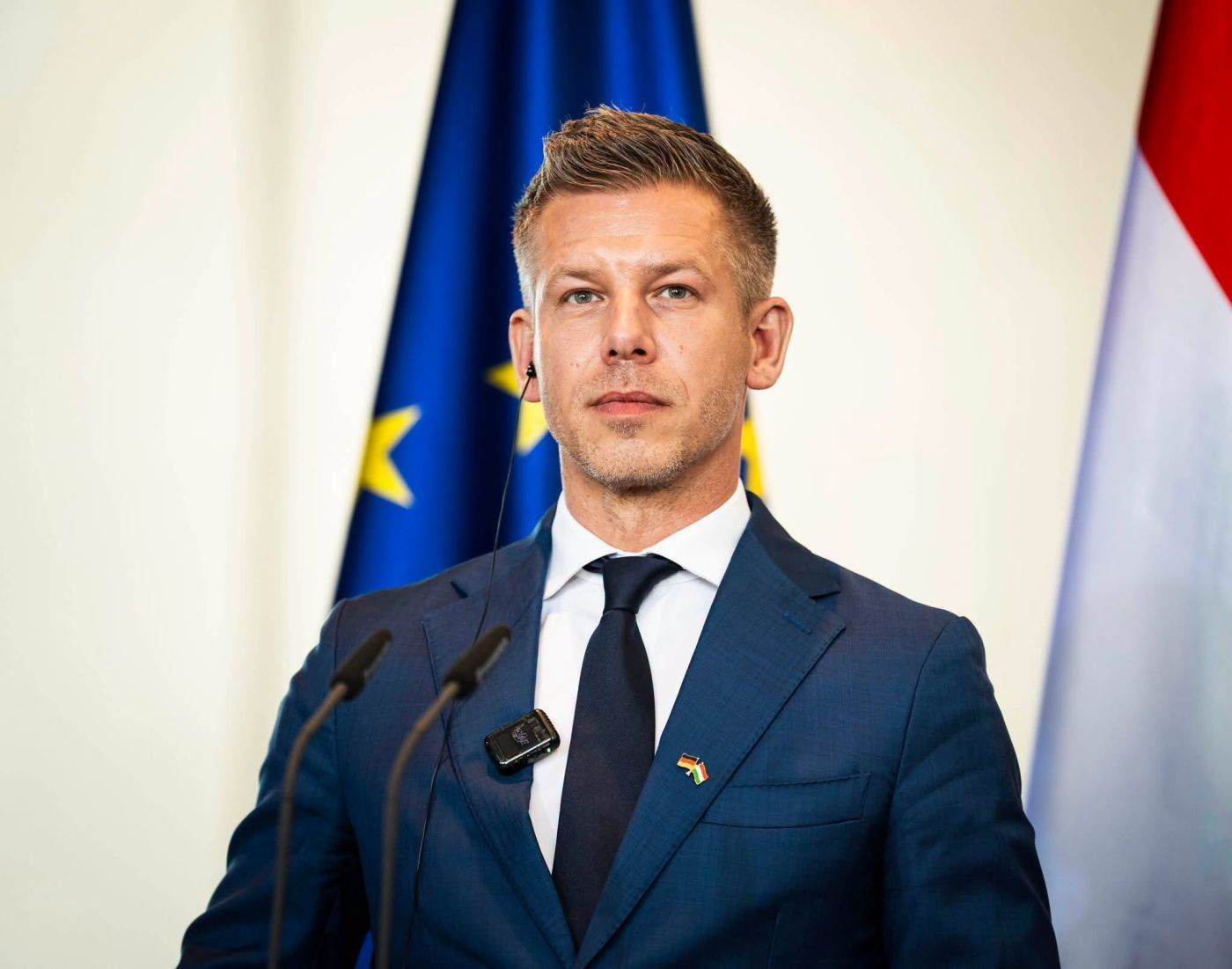 Procurorii maghiari solicită ridicarea imunității premierului Peter Magyar și a doi foști miniștri