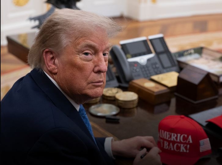 Donald Trump refuză apelurile liderilor tech de a încetâna dezvoltarea inteligenței artificiale