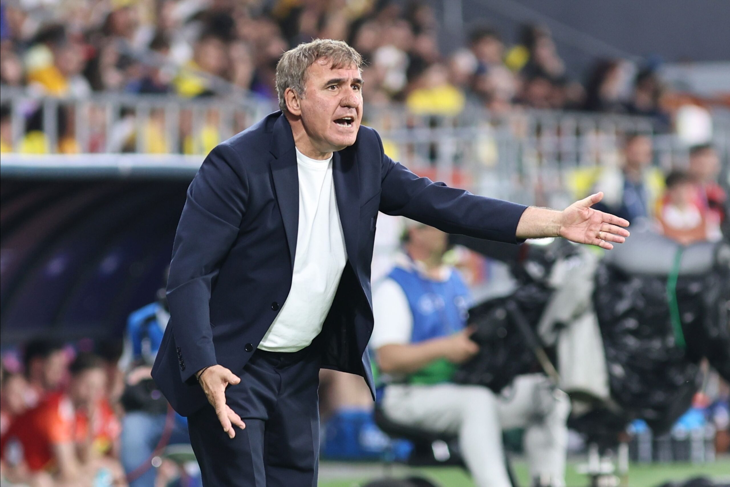 Gică Hagi se confruntă cu dificultăți în alegerea lotului pentru debutul din Nations League