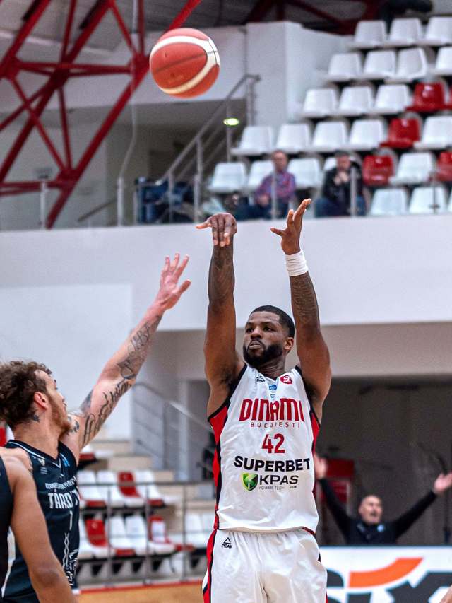 Dinamo București a obținut o victorie clară în deplasare împotriva echipei KB Peja