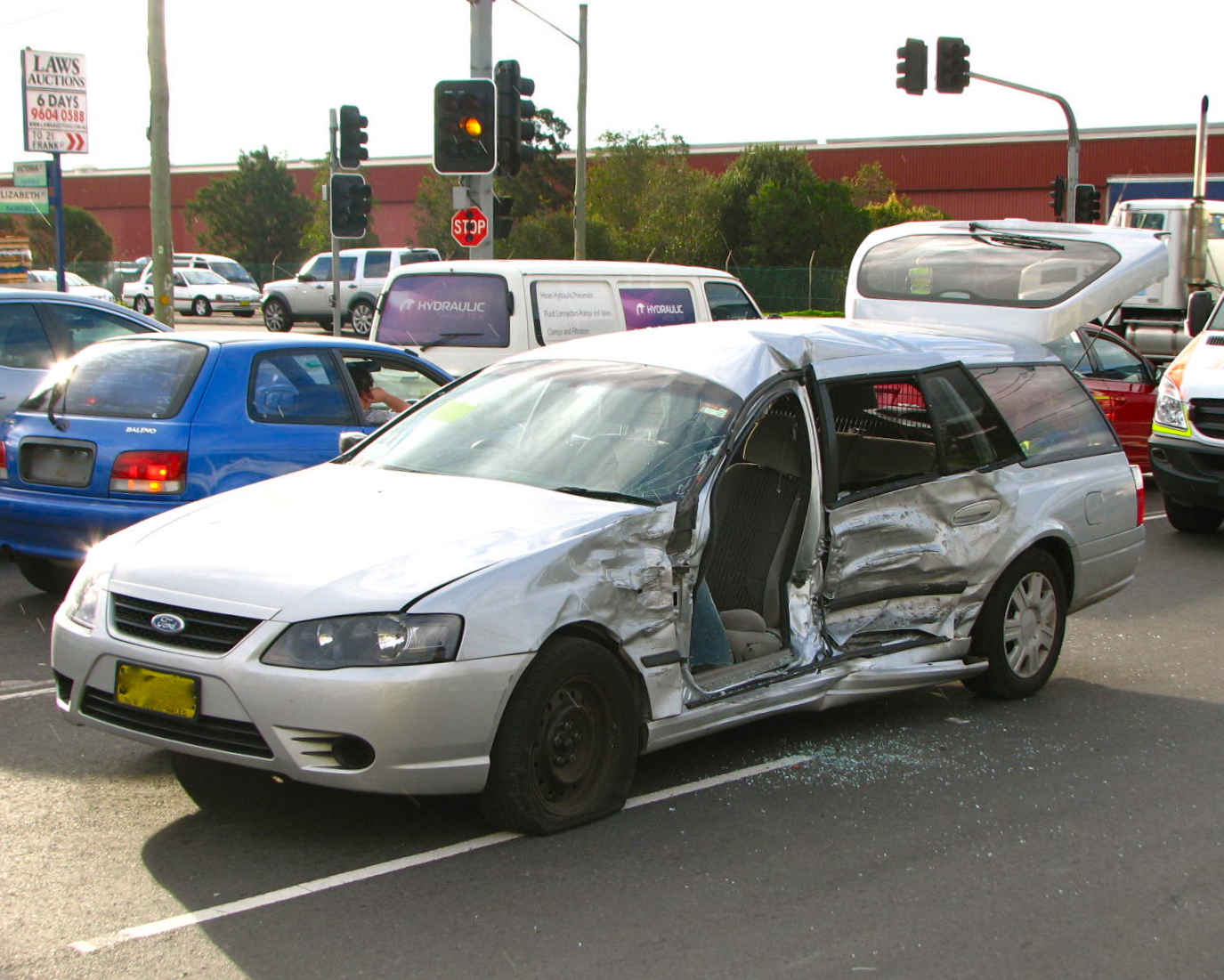 Accident rutier violent pe DN 6 în Caraș-Severin: Două femei au decedat după impactul cu două TIR-uri