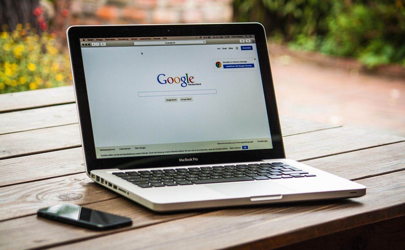Autoritatea britanică pentru concurență propune măsuri pentru ca Google să permită alegerea asistenților AI