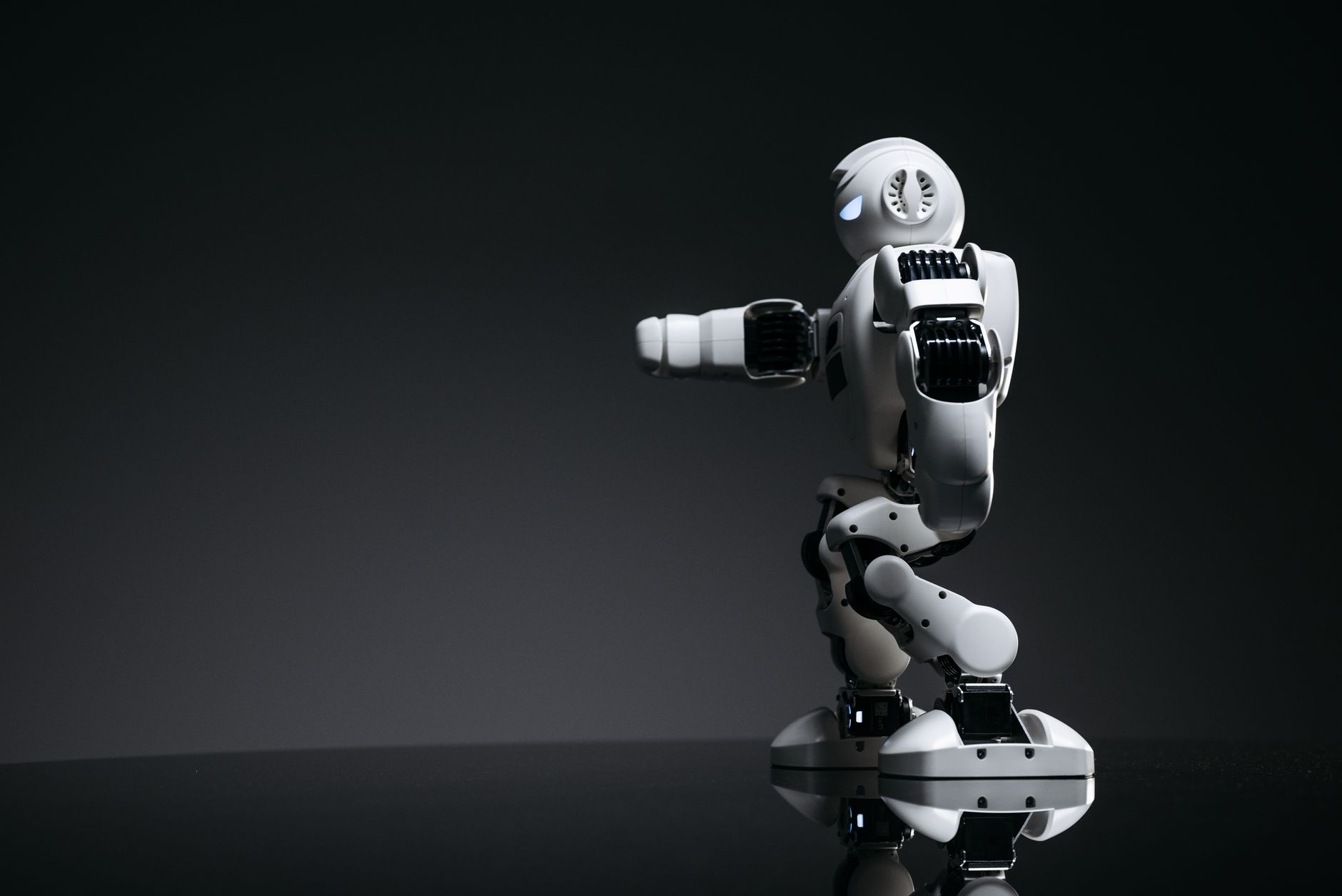 Duel între influencer și robot în San Francisco: Frankie LaPenna s-a confruntat cu un Rekbot