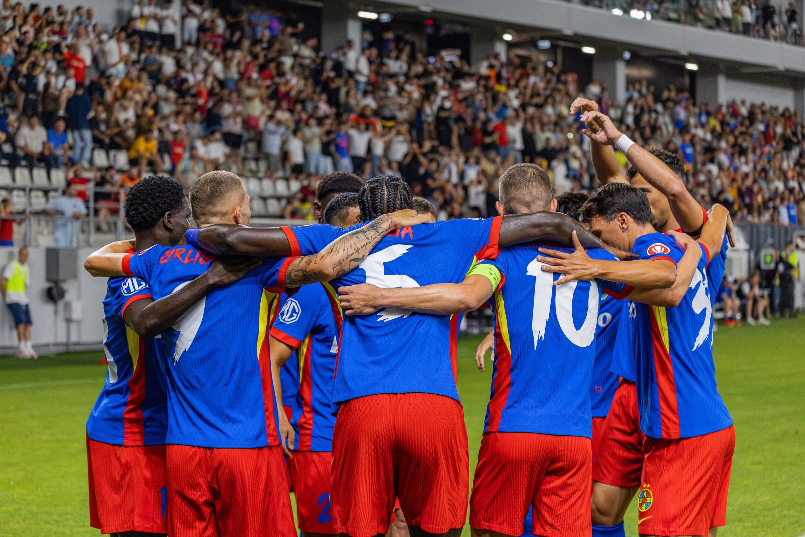 FCSB pregătește debutul a doi noi jucători în meciul cu Petrolul Ploiești