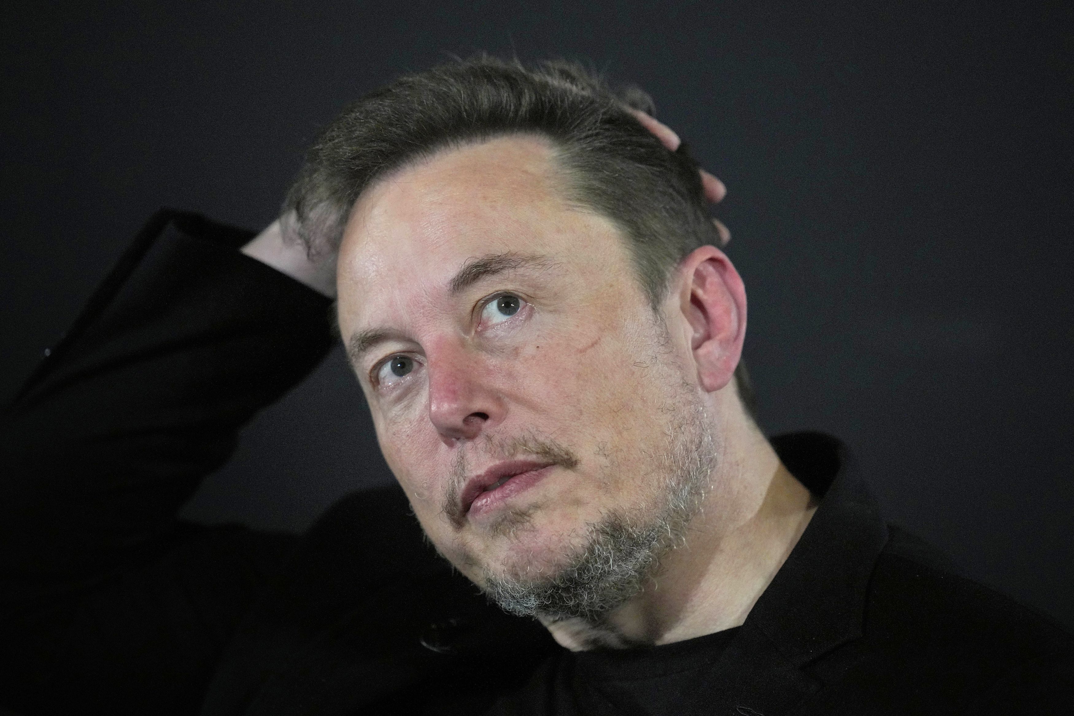 Elon Musk prezice că puterea de calcul se va muta în spațiu, în timp ce Google testează centre de date orbitale