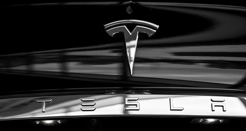 Tesla va prezenta noul model Roadster la începutul toamnei, după o perioadă lungă de așteptare