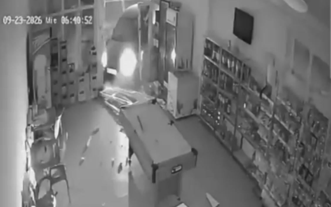 Evadare din arest la domiciliu în Argeș: un bărbat de 50 de ani a furat o mașină și a provocat un accident
