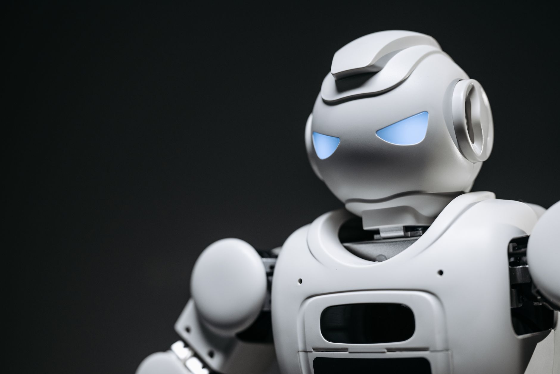 Investițiile companiilor în inteligență artificială au explodat, cu o creștere de 406% pentru clienții Revolut Business