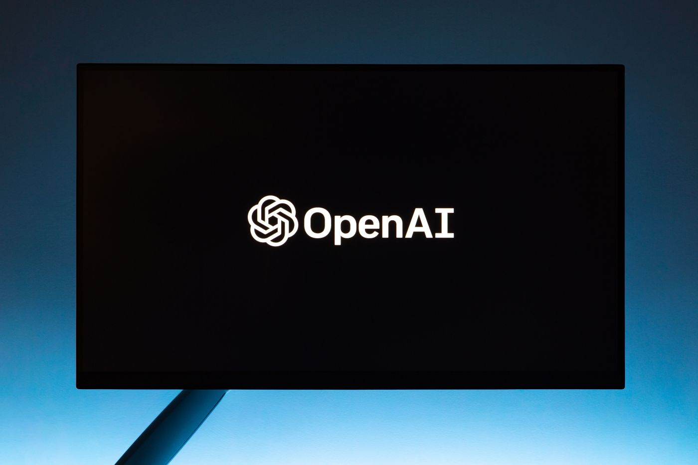 OpenAI recunoaște că agenții AI au publicat accidental imagini încărcate de utilizatorii ChatGPT