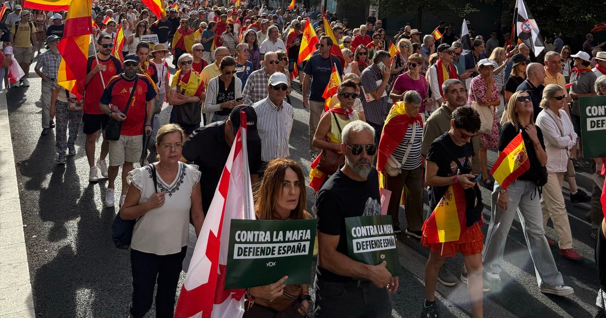 Mii de protestatari au ieșit în stradă la Madrid pentru alegeri anticipate și sprijin pentru Ceuta