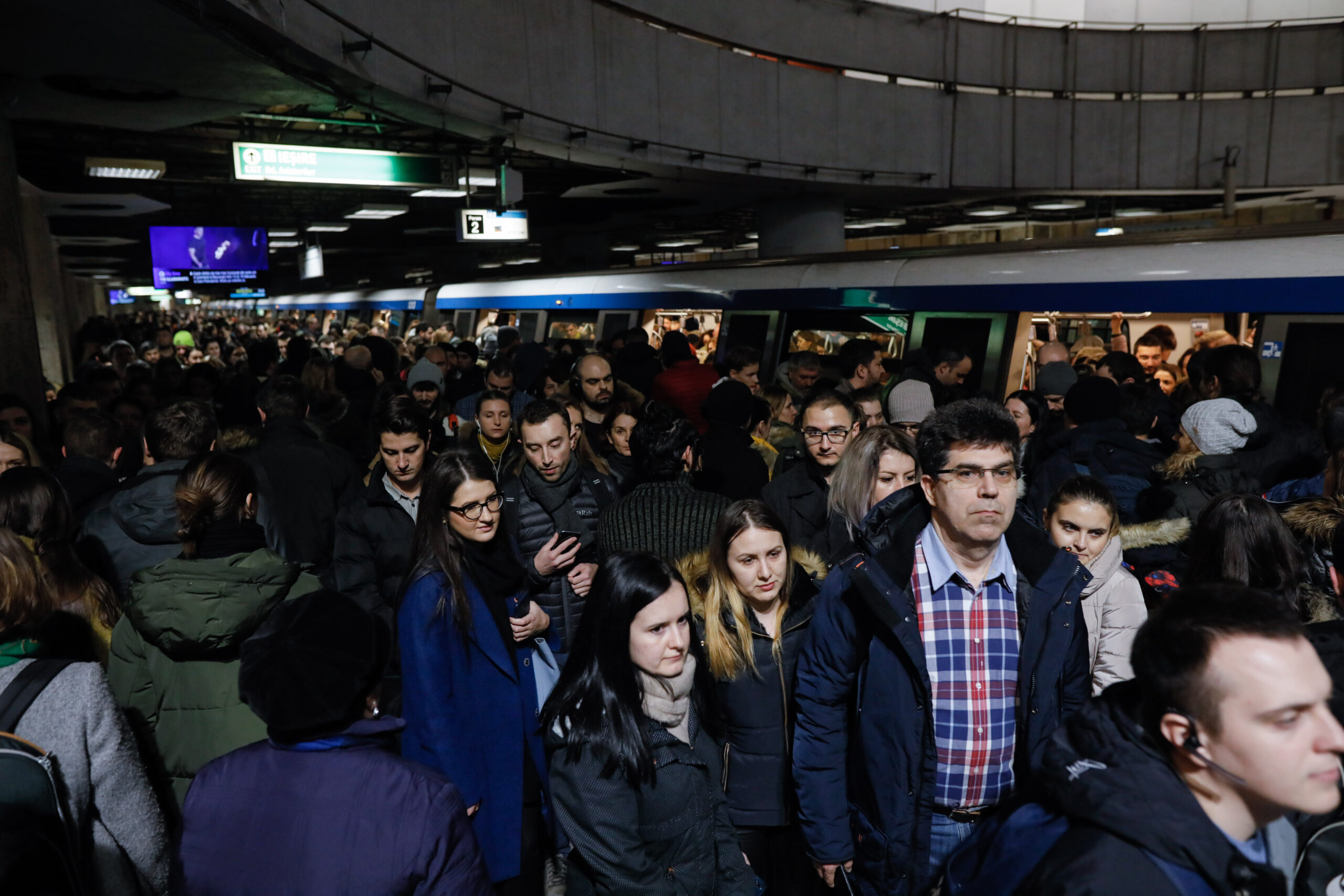 Așteptări de aglomerație la metrou în sezonul de toamnă, pe fondul deficitului de trenuri și al șantierelor