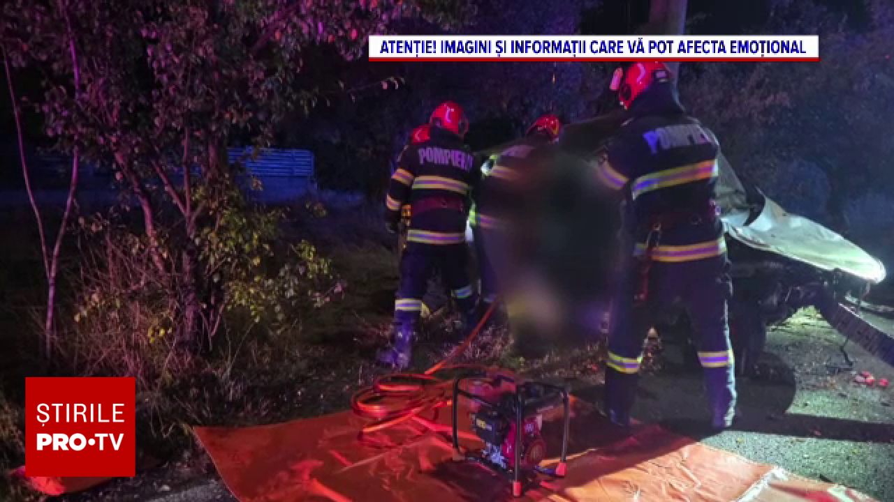 Tragedie în Petroșani: Doi tineri au murit după ce mașina în care circulau a lovit un stâlp de electricitate