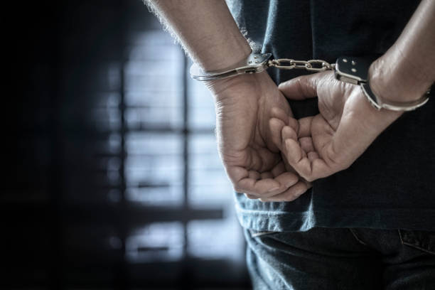 Agresiune violentă în Sectorul 5: Un bărbat și-a legat partenera și a lovit-o cu un topor