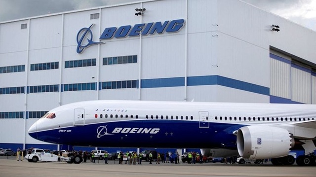 Boeing identifică o eroare de software la avioanele 737 Max care poate afecta aterizările