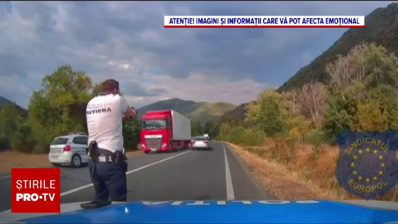 Un tânăr cu peste 20 de infracțiuni rutiere a fost prins de poliție la Băile Herculane