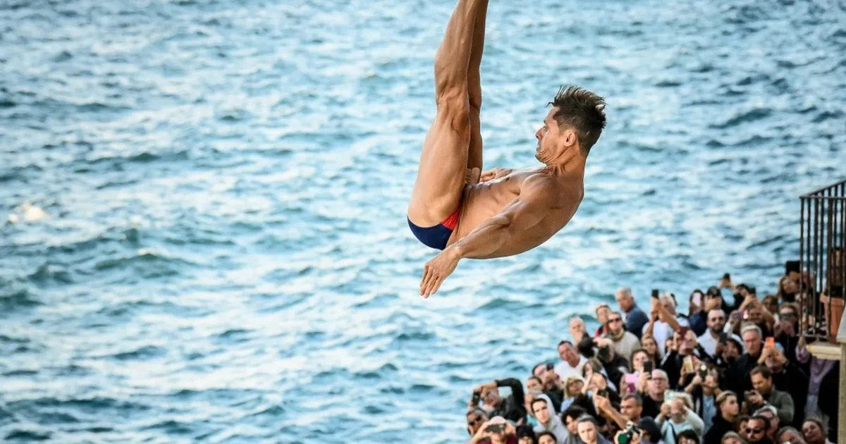 Rezultate Red Bull Cliff Diving 2026: Constantin Popovici obține bronzul la campionatul mondial