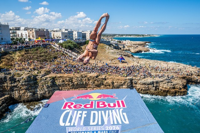 Constantin Popovici a ocupat locul 3 la ultima etapă Red Bull Cliff Diving din Polignano a Mare