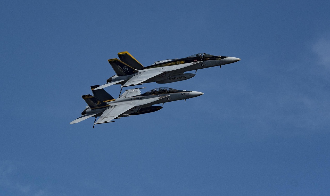 Alertă aeriană în Tulcea în timpul nopții: două avioane F-18 au decolat după detectarea unei ținte