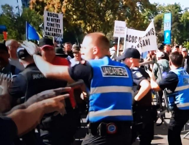 Fermierii protestează marți în fața Guvernului. Se anunță o manifestare de mai multe zile în București