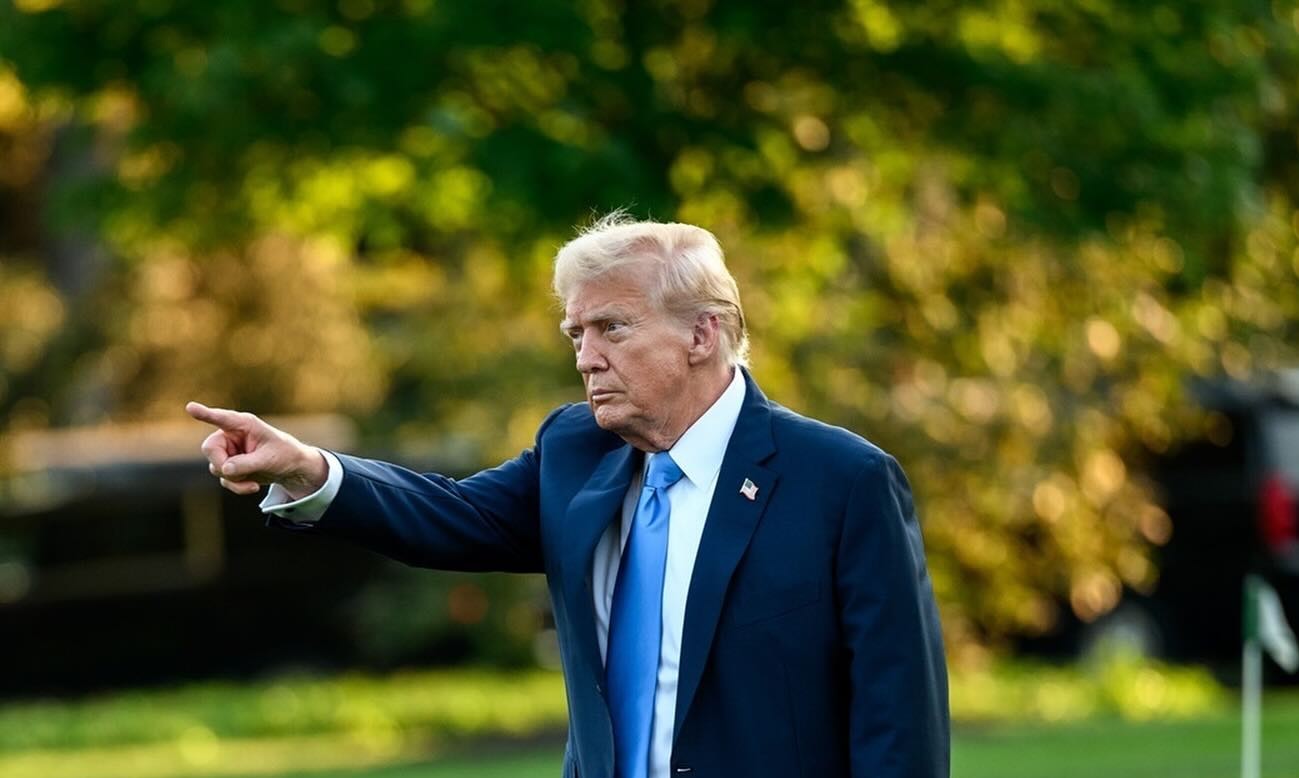 Donald Trump respinge reglementarea inteligenței artificiale și avertizează că China ar putea profita