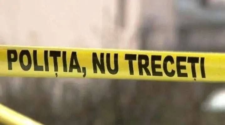 Tragedie în Roman: Un bărbat și-a ucis partenera, apoi s-a aruncat de la etajul patru al unui bloc