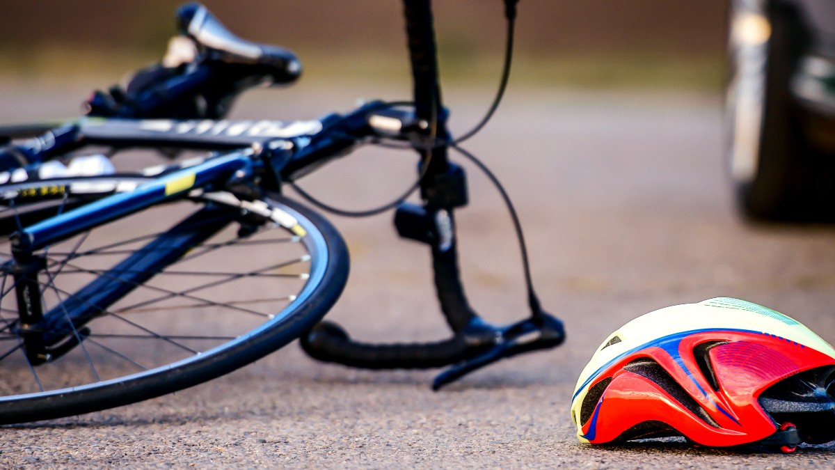 Tragedie în județul Alba: un copil de 11 ani a murit după ce a căzut de pe bicicletă pe șosea