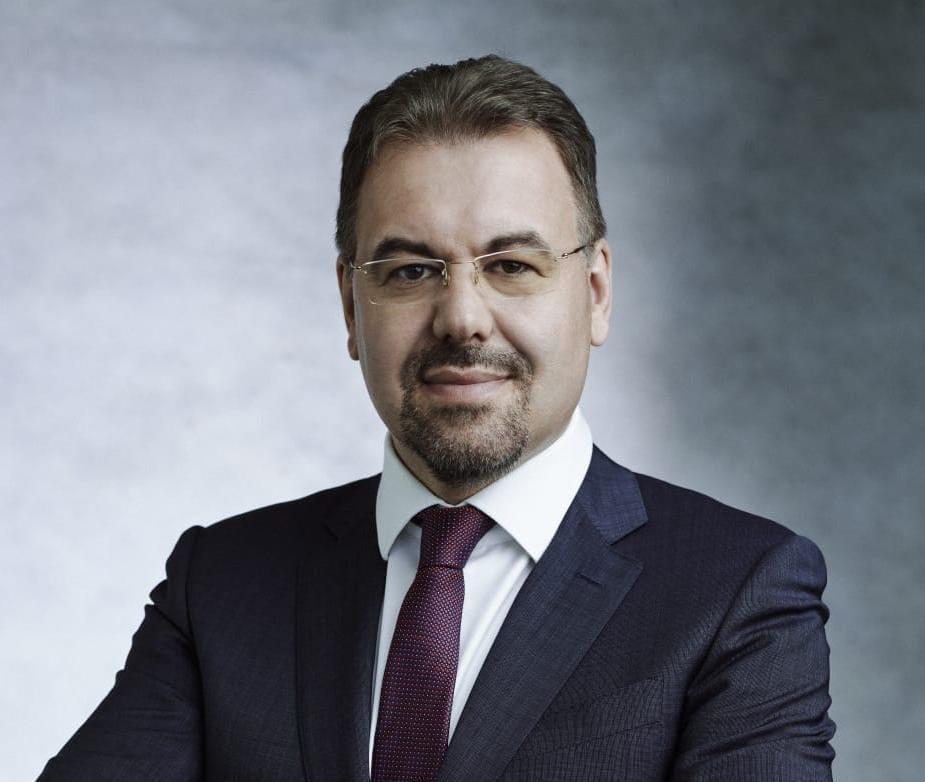 Impactul inteligenței artificiale asupra creșterii economice și a noii economii binare