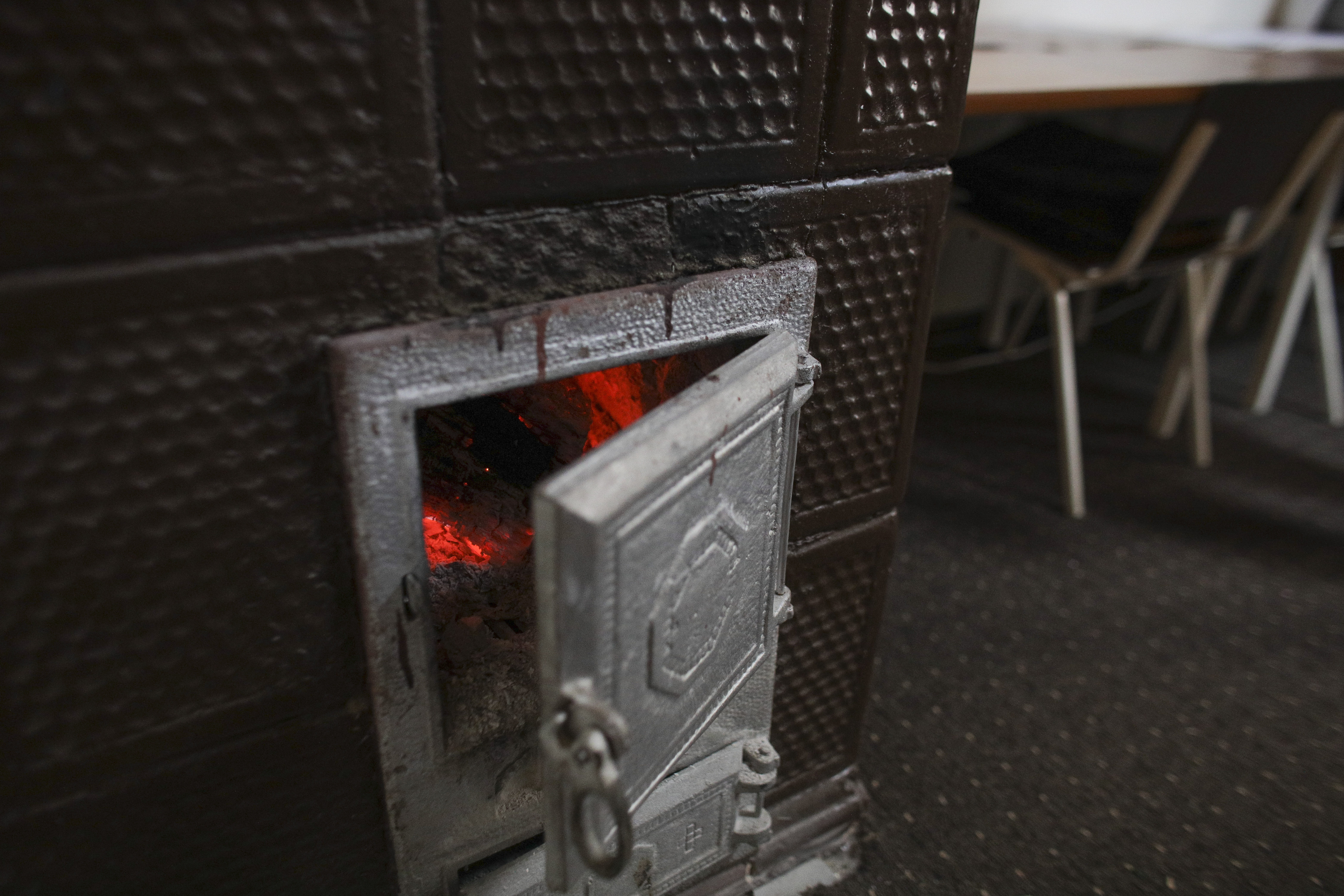 Primăria Capitalei propune program de finanțare pentru înlocuirea sobelor pe lemne și cărbune în București
