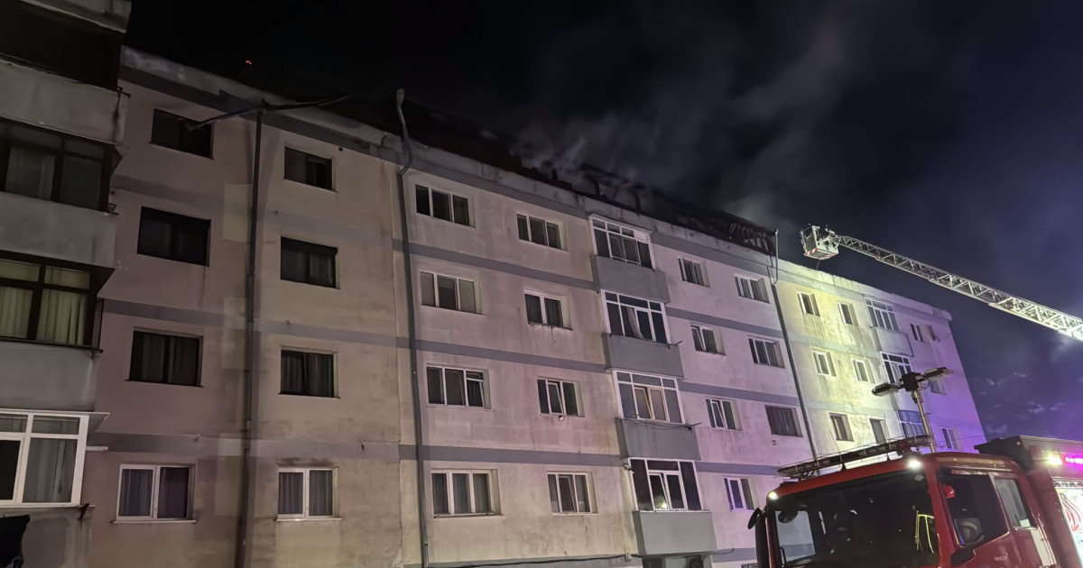 Incendiu la un bloc din cartierul Burdujeni, Suceava: locatarii au fost evacuați și relocați