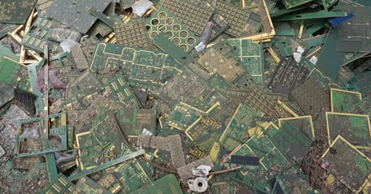 Tehnologie inovatoare permite extragerea aurului de 22 de carate din deșeurile electronice