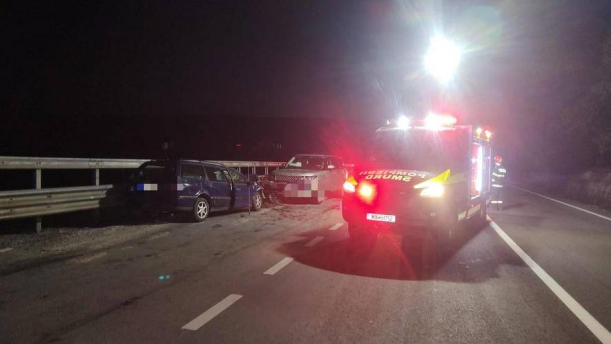 Accident grav pe DN13 în județul Mureș: o persoană încarcerată și trei rănite