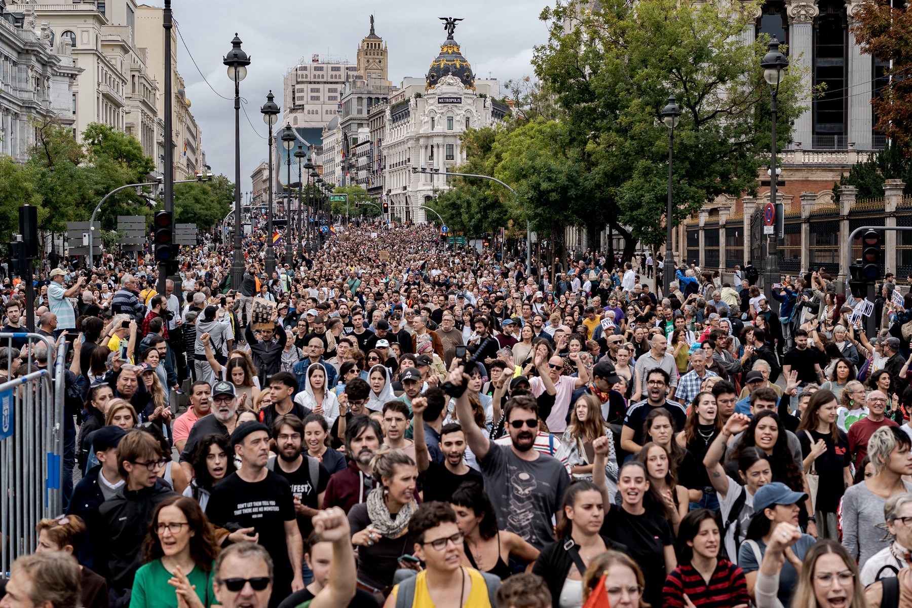 Proteste masive la Madrid în semn de protest împotriva crizei locuințelor și amenințări cu grevă generală