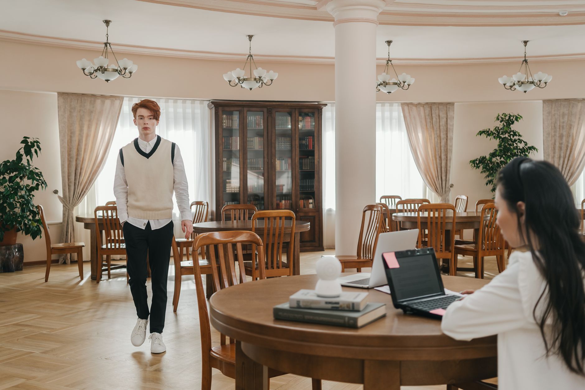 Impactul inteligenței artificiale asupra educației: ce domenii de studiu rămân relevante pe piața muncii