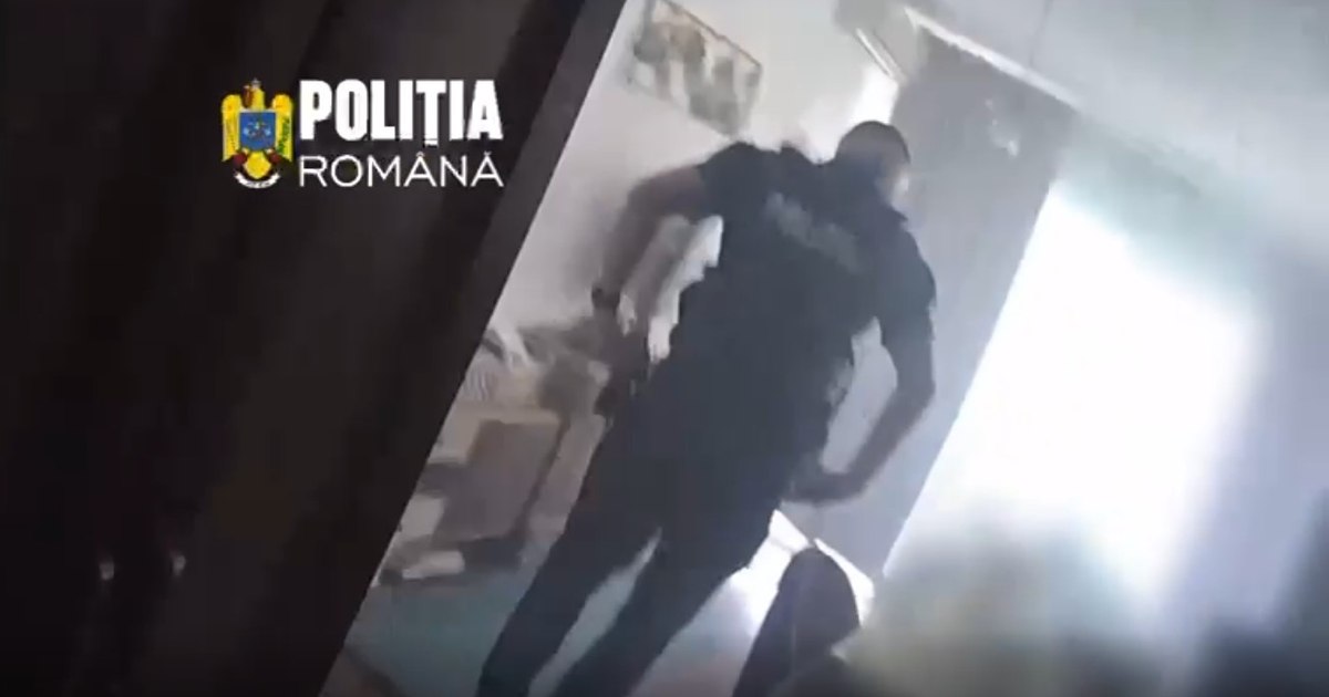 Un bărbat din Arad a fost condamnat pentru că s-a prefăcut polițist și a înșelat o femeie