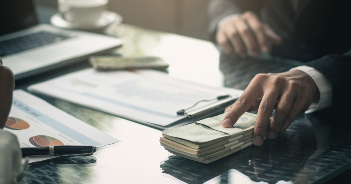 Conflictul financiar în familie: când sprijinul oferit unui copil generează resentimente între frați